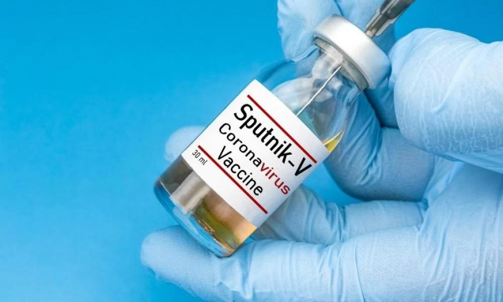 Ρωσία: Πρέπει να απέχουν από το αλκοόλ 2 μήνες πριν και μετά το εμβόλιο